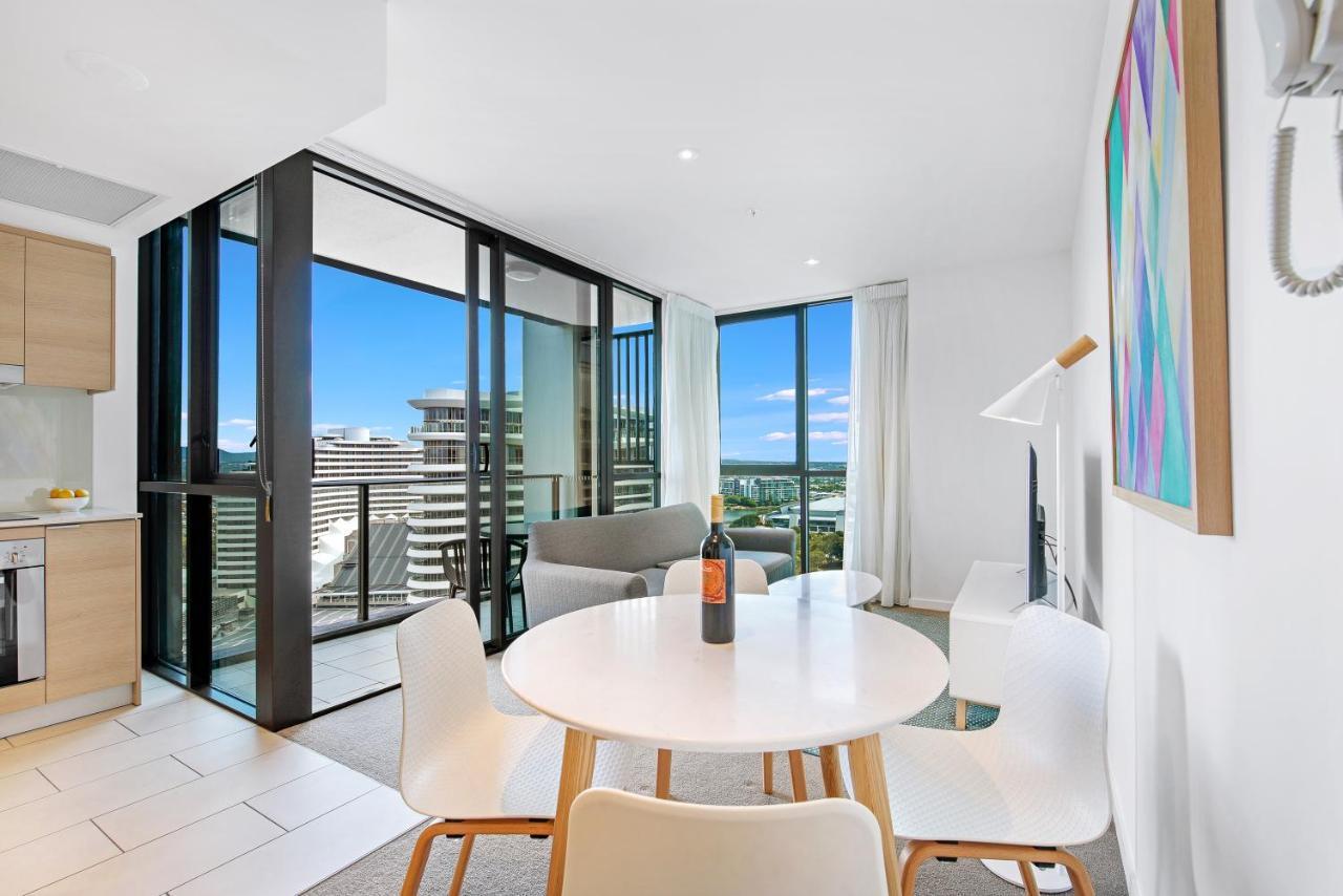 The Eureka Gold Coast Residence On Broadbeach Экстерьер фото
